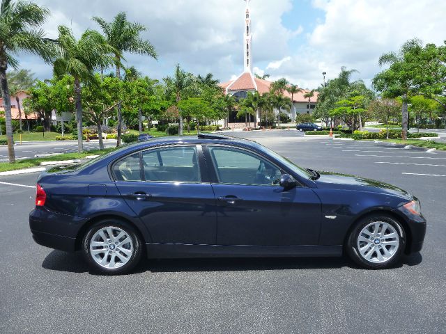 2006 BMW 3 series 4dr 2.9L Twin Turbo AWD W/3rd Row