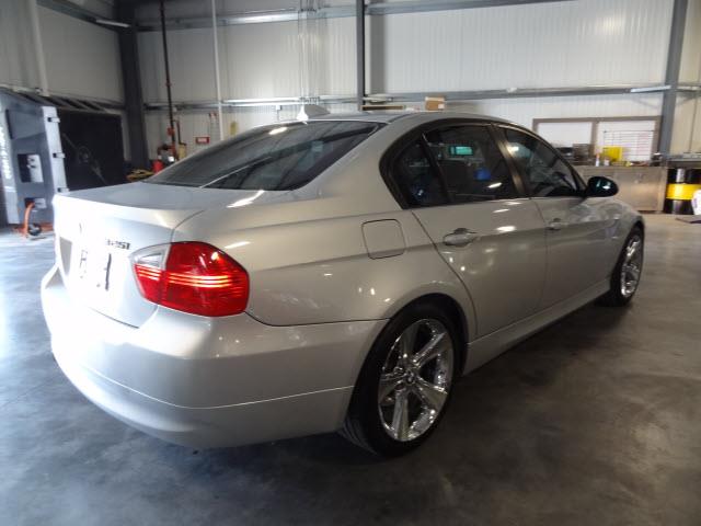 2006 BMW 3 series 4dr 2.9L Twin Turbo AWD W/3rd Row