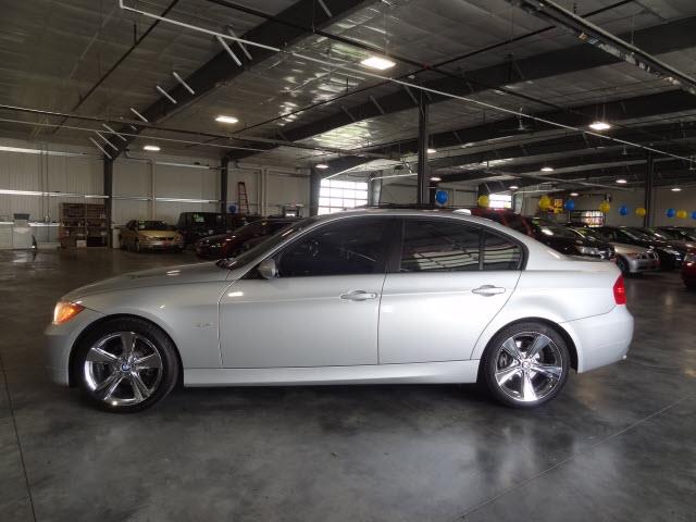 2006 BMW 3 series 4dr 2.9L Twin Turbo AWD W/3rd Row