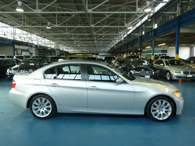 2006 BMW 3 series 4WD 4dr Heat