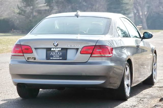 2008 BMW 3 series 4X4 Sunroof, Leather