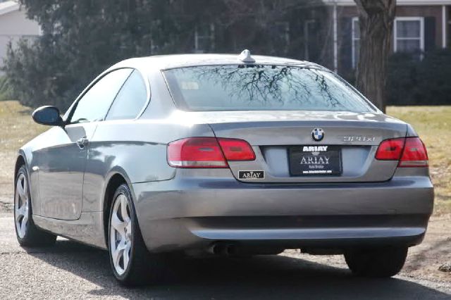 2008 BMW 3 series 4X4 Sunroof, Leather