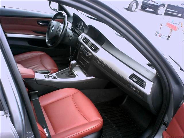 2009 BMW 3 series SES Leather/moonroof