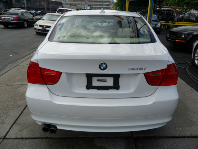 2009 BMW 3 series 2WD Ext Cab Manual