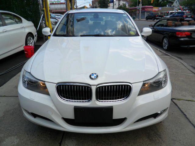 2009 BMW 3 series 2WD Ext Cab Manual