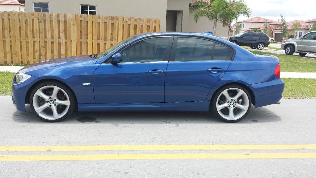 2010 BMW 3 series 29