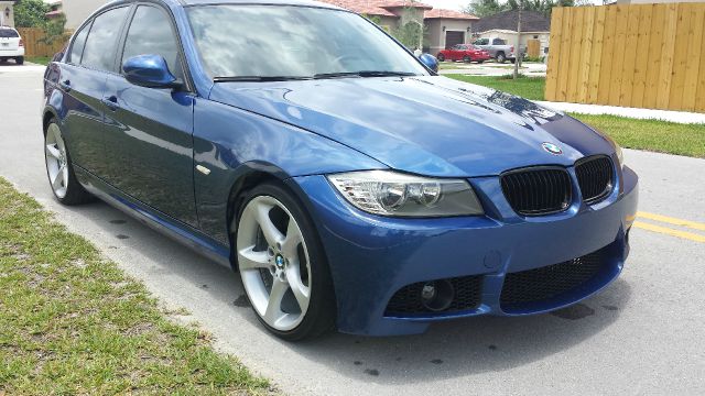 2010 BMW 3 series 29