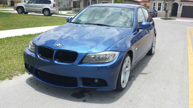 2010 BMW 3 series 29