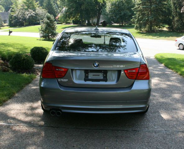 2010 BMW 3 series EXT WB W/1sb PKG
