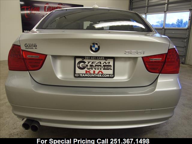 2011 BMW 3 series 5d Wagon SE w/XM 2WD