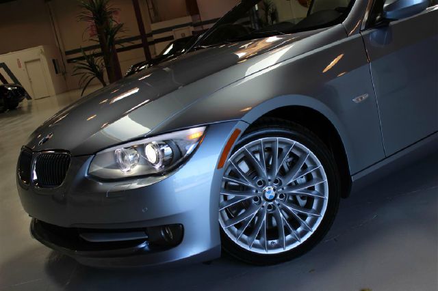 2011 BMW 3 series 4-speed Automatic W/od, 2.0L CVV