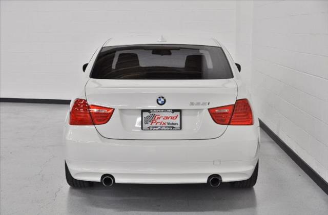 2011 BMW 3 series Sport-awd-2nd Bench-third-1 Owner