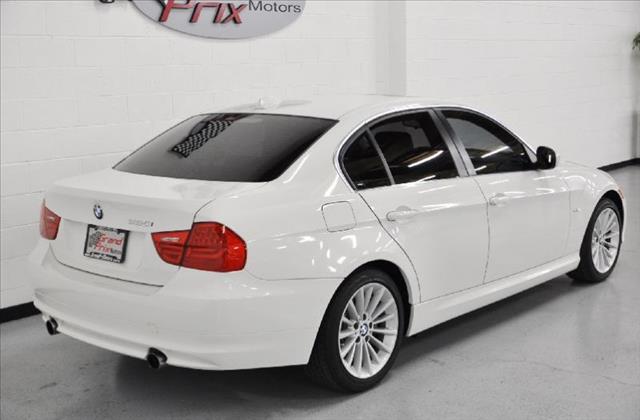 2011 BMW 3 series Sport-awd-2nd Bench-third-1 Owner