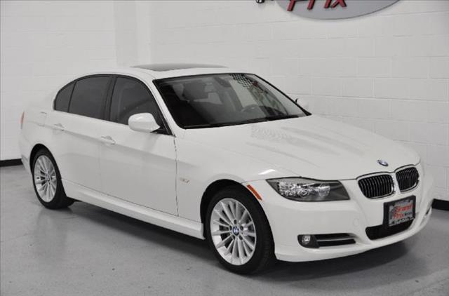 2011 BMW 3 series Sport-awd-2nd Bench-third-1 Owner