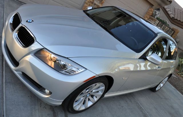 2011 BMW 3 series 29