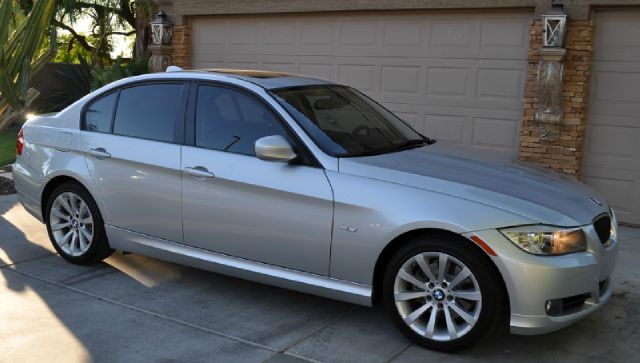 2011 BMW 3 series 29