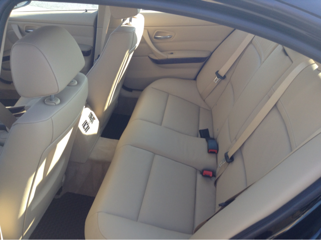 2011 BMW 3 series SE Automatic 4X4 Beutiful