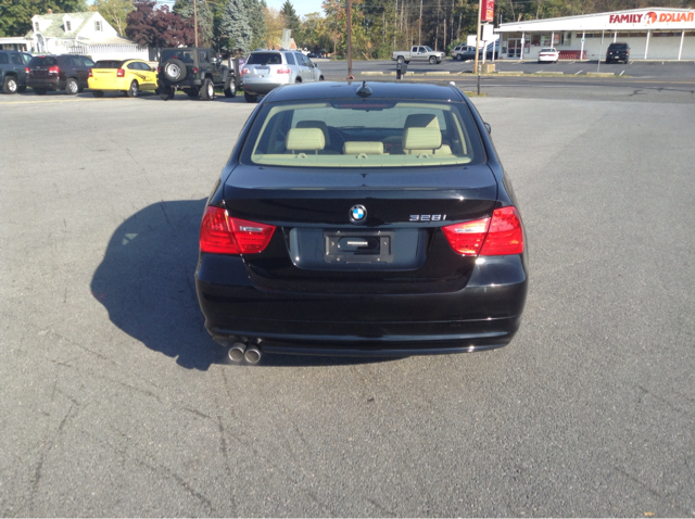 2011 BMW 3 series SE Automatic 4X4 Beutiful