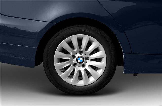 2011 BMW 3 series 2011 Chevrolet LT