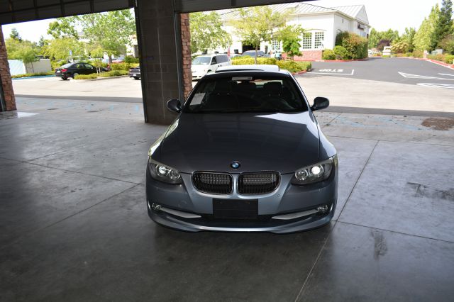 2011 BMW 3 series T6 AWD Moon Roof Leather