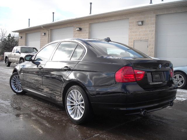 2011 BMW 3 series (marshalltown)