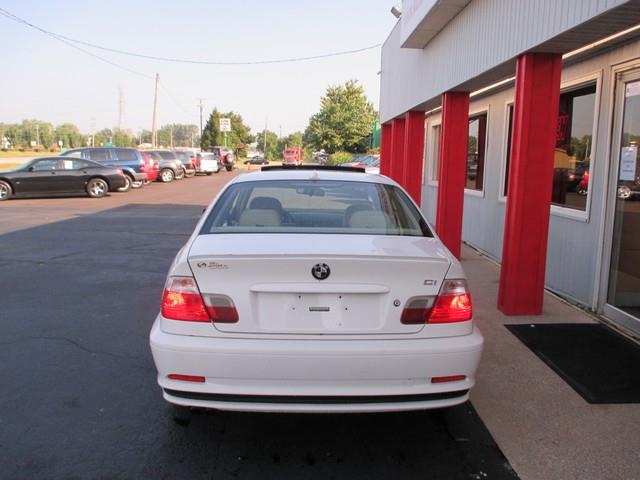 2000 BMW 3 series Base