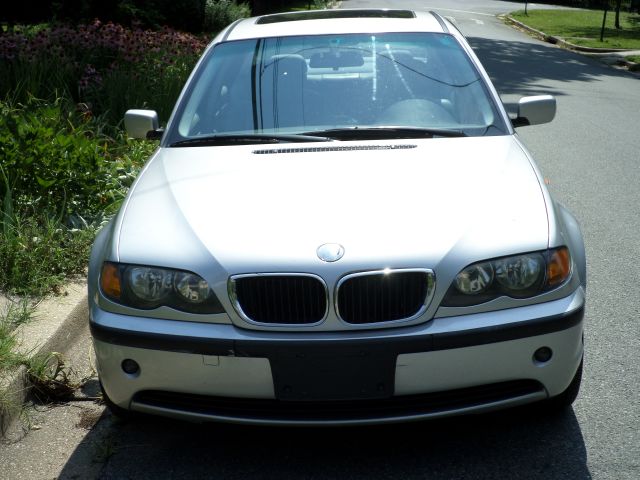 2002 BMW 3 series 2WD 4dr Heat