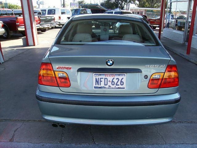 2002 BMW 3 series 2WD 4dr Heat