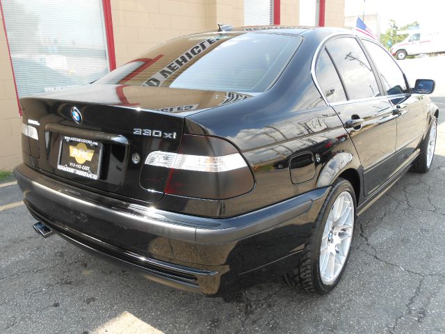 2003 BMW 3 series 4WD 4dr Heat