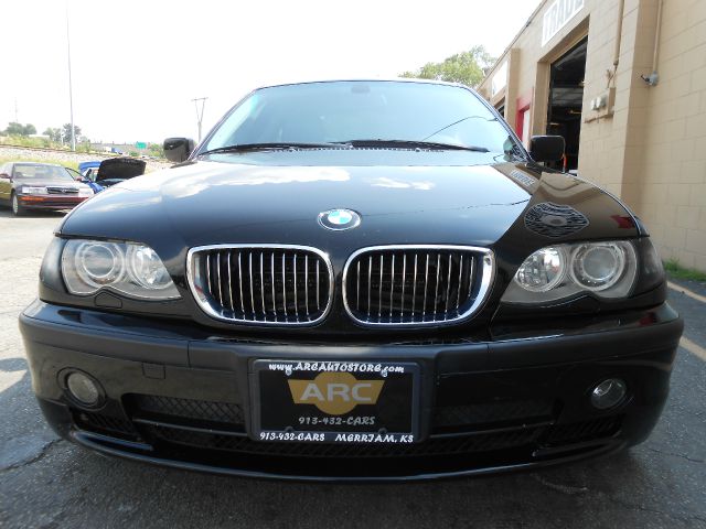 2003 BMW 3 series 4WD 4dr Heat