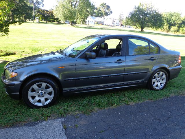 2003 BMW 3 series 2WD 4dr Heat