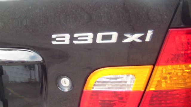 2003 BMW 3 series 4WD 4dr Heat