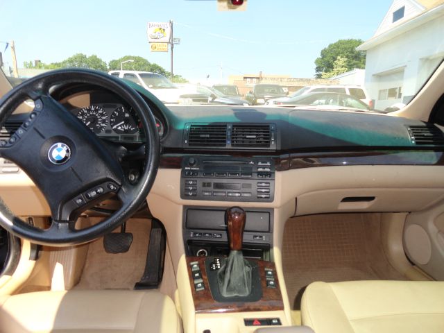 2003 BMW 3 series 2WD 4dr Heat