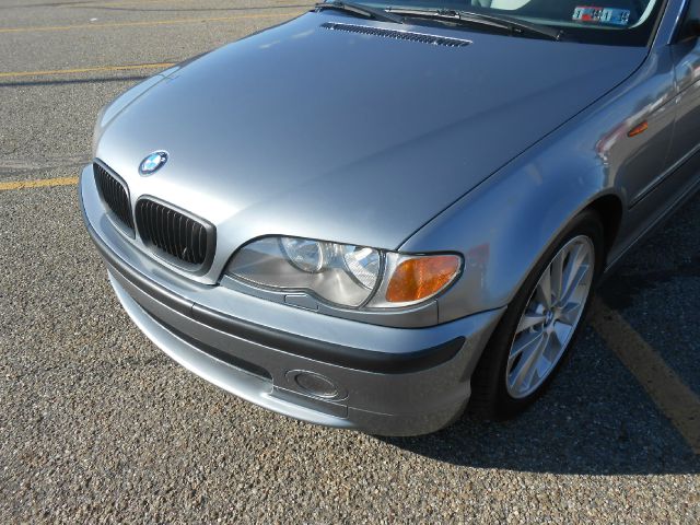 2003 BMW 3 series 4WD 4dr Heat