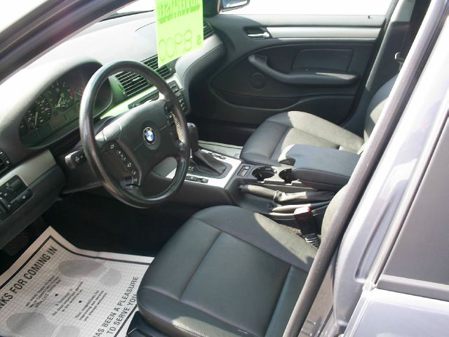 2003 BMW 3 series 2WD 4dr Heat