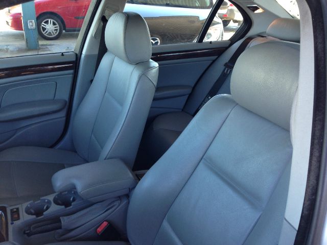 2003 BMW 3 series 2WD 4dr Heat