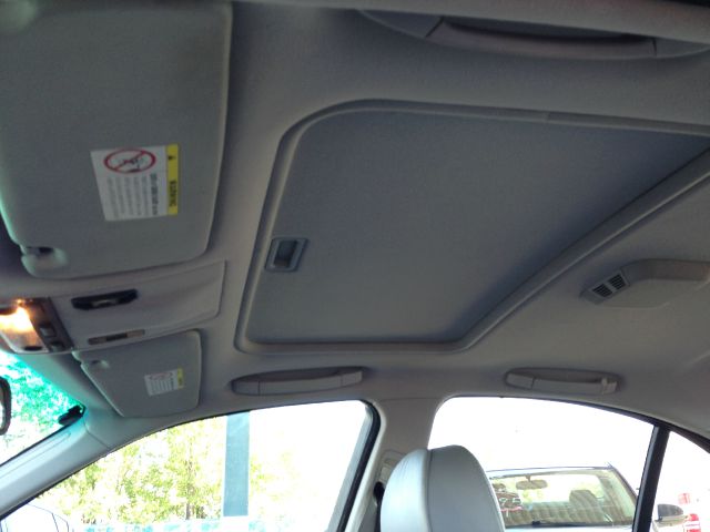 2003 BMW 3 series 2WD 4dr Heat