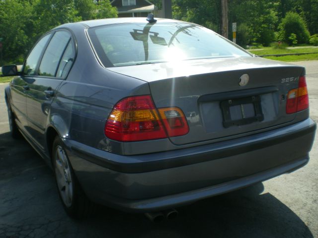2004 BMW 3 series 2WD 4dr Heat