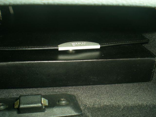 2004 BMW 3 series 2WD 4dr Heat