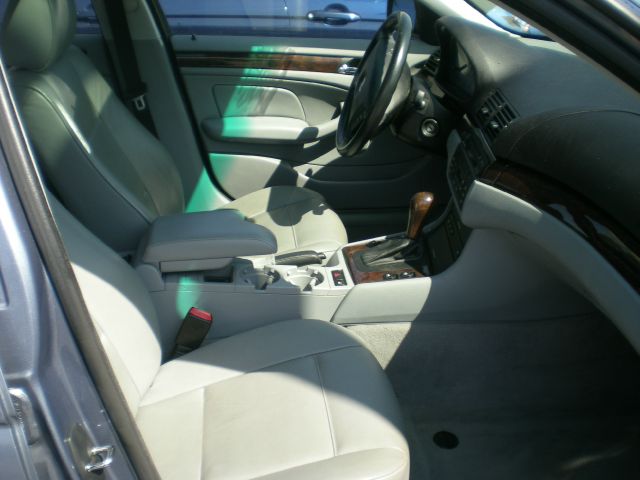 2004 BMW 3 series 2WD 4dr Heat