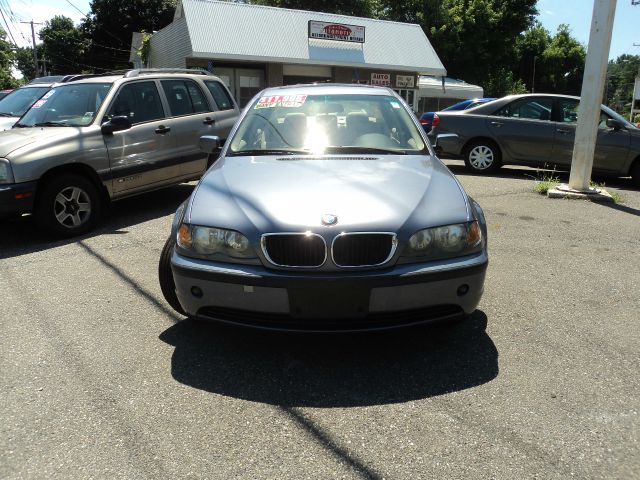 2004 BMW 3 series 2WD 4dr Heat