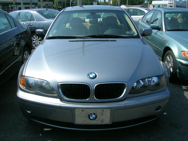2004 BMW 3 series 2WD 4dr Heat