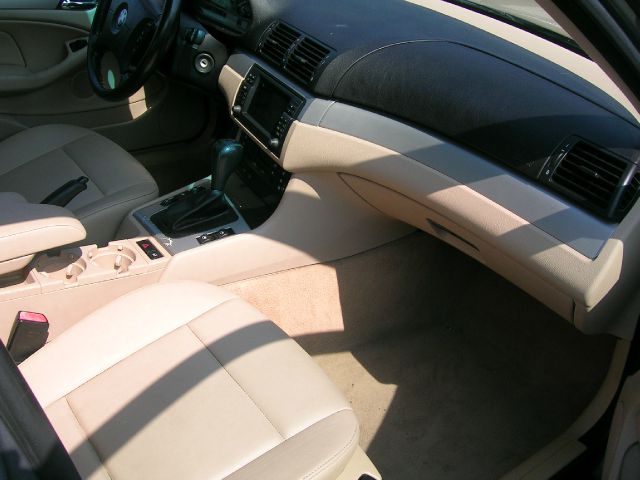 2004 BMW 3 series 2WD 4dr Heat