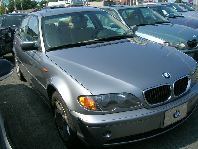 2004 BMW 3 series 2WD 4dr Heat