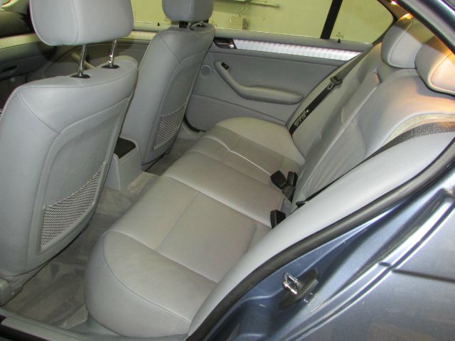 2004 BMW 3 series 4WD 4dr Heat