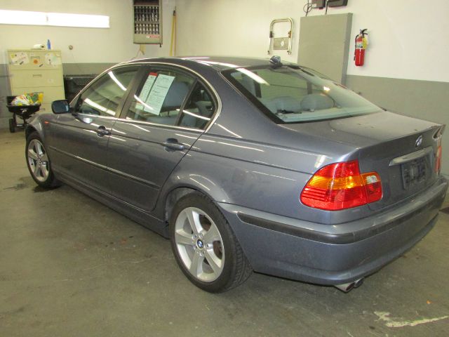 2004 BMW 3 series 4WD 4dr Heat