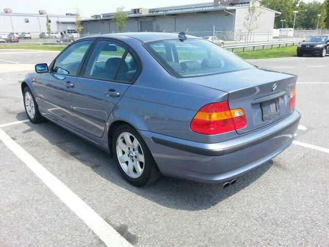 2004 BMW 3 series 2WD 4dr Heat