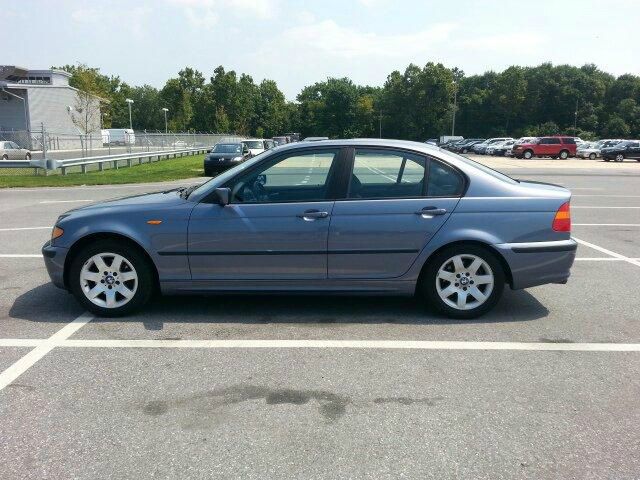 2004 BMW 3 series 2WD 4dr Heat