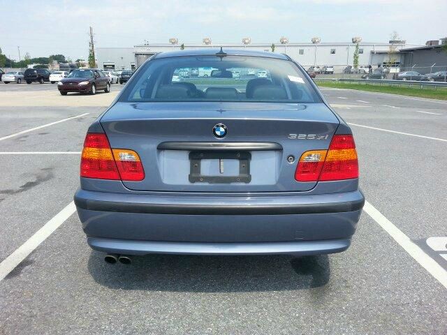 2004 BMW 3 series 2WD 4dr Heat