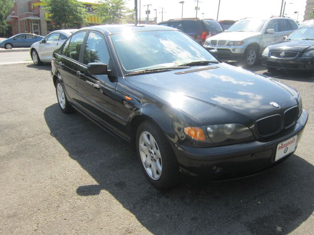 2004 BMW 3 series 2WD 4dr Heat
